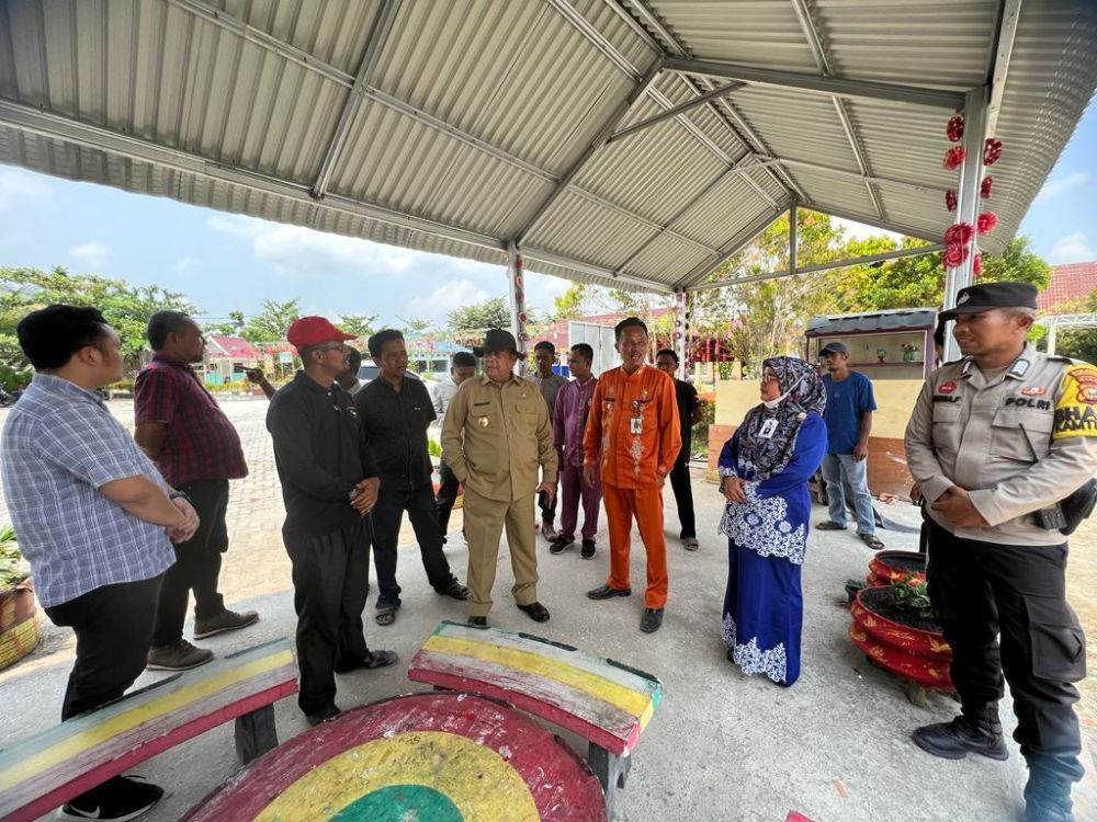 Turunkan Alat Berat, Wagubri Kembali Bantu Atasi Banjir di  Tenayan Raya Pekanbaru