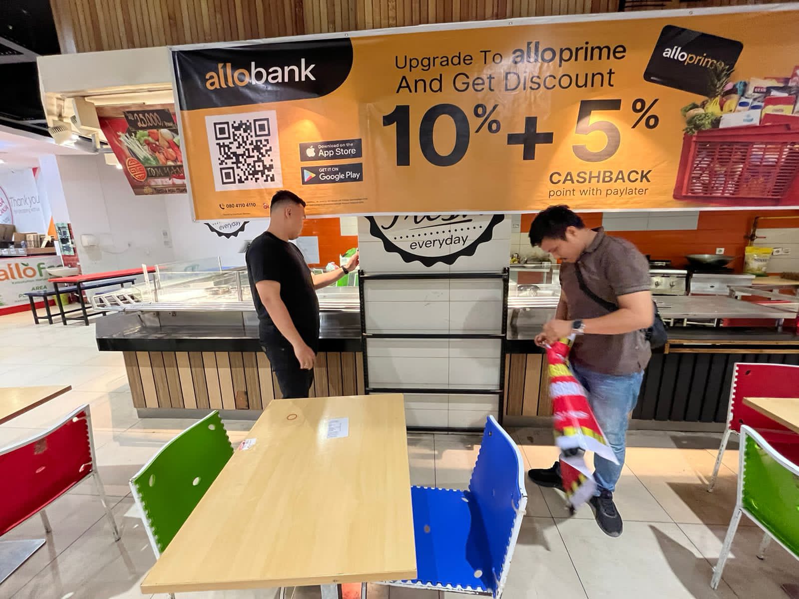 Setelah 4 Bulan, Akhirnya Bapenda Pekanbaru Cabut Segel Restorant di Transmart