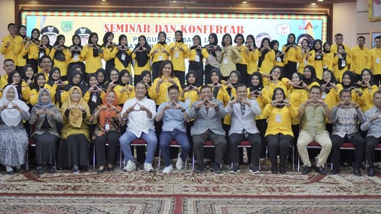 Bupati Rohil Berharap Apoteker Berkontribusi Positif