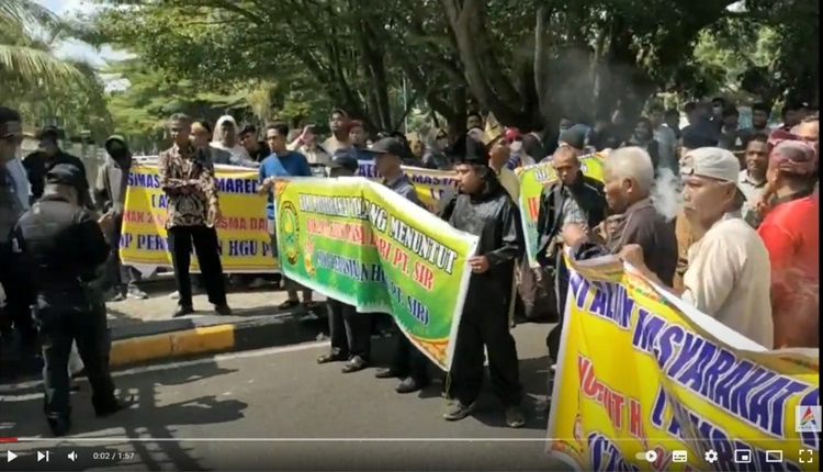 Masyarakat Tualang dan Maredan Barat Siak Demo di DPRD Riau