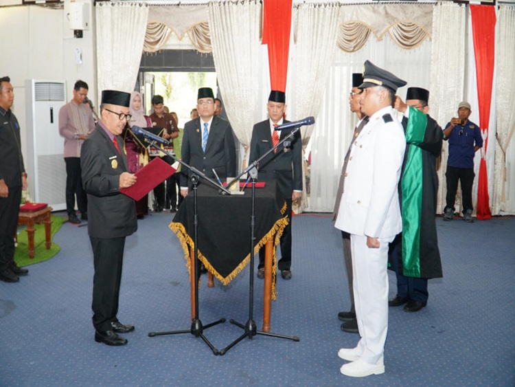 Usai Kukuhkan Sekda, Pj. Bupati Kampar Lantik 10 Pejabat PTP dan 28 Administrator