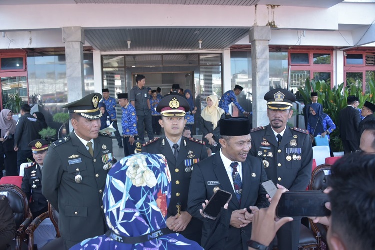 Irup Hari Pahlawan, H. Bagus Santoso Ajak Masyarakat Perangi Kemiskinan dan Kebodohan