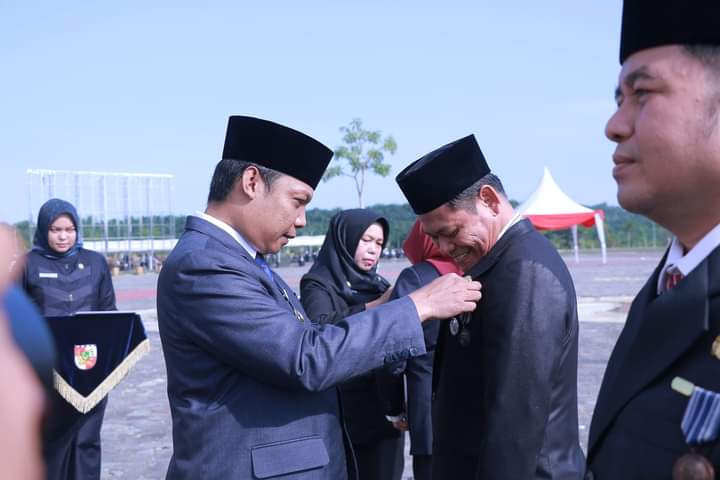Ratusan ASN Pemko Pekanbaru Terima Tanda Jasa Satyalancana Karya Satya