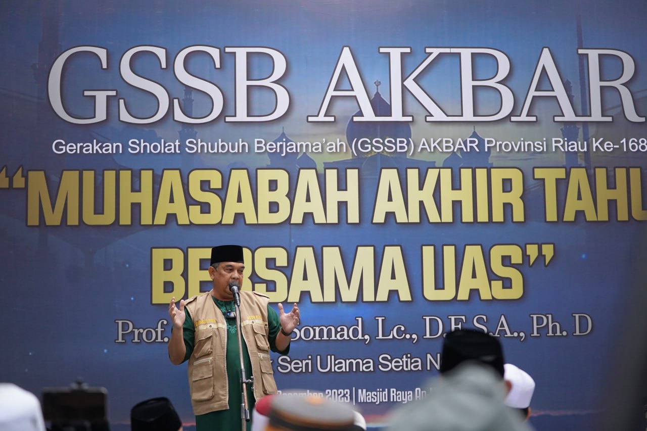 Dihadiri Ribuan Masyarakat, Pemprov Riau dan UAS Gelar Muhasabah Akhir Tahun
