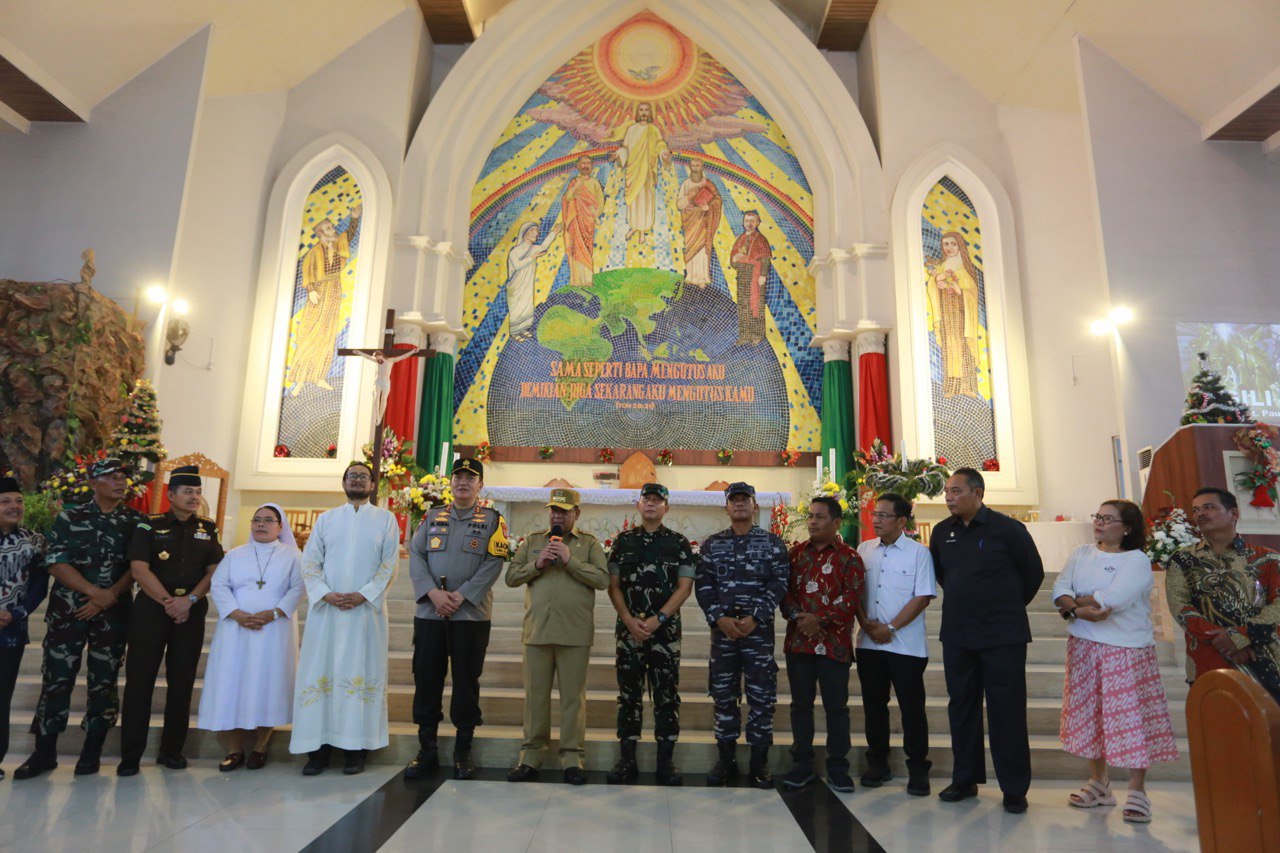 Pastikan Perayaaan Natal Aman, Gubernur Riau dan Forkopimda Tinjau Dua Gereja di Pekanbaru