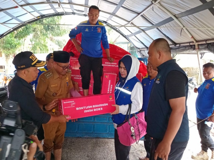 Kebanjiran, Pemkab Kampar Salurkan Bantuan Untuk Warga Buluhcina