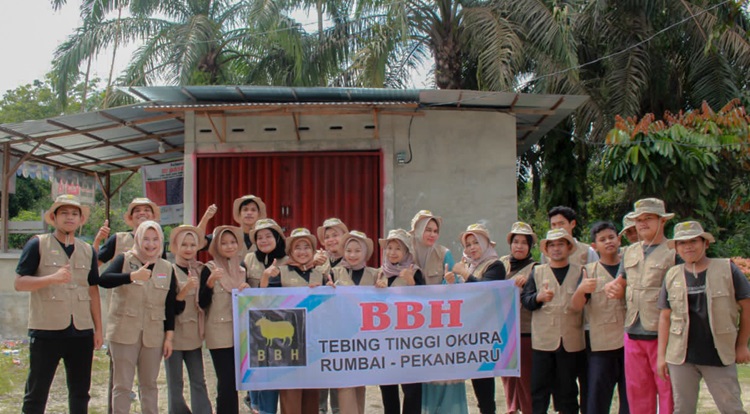 Bhakti Sosial di Okura, BBH Bagikan 230 Nasi Kotak Untuk Jemaah Masjid Al Ihsan