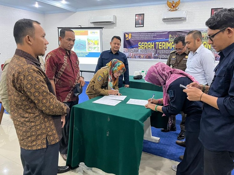 Ir. Effendi Sianipar Wujudkan Aspirasi 50 Perkumpulan Petani di Riau