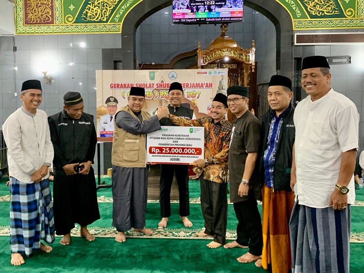 Berkah GSSB, Mesjid Raya Taluk Kuantan Dapat Bantuan BRK Syariah