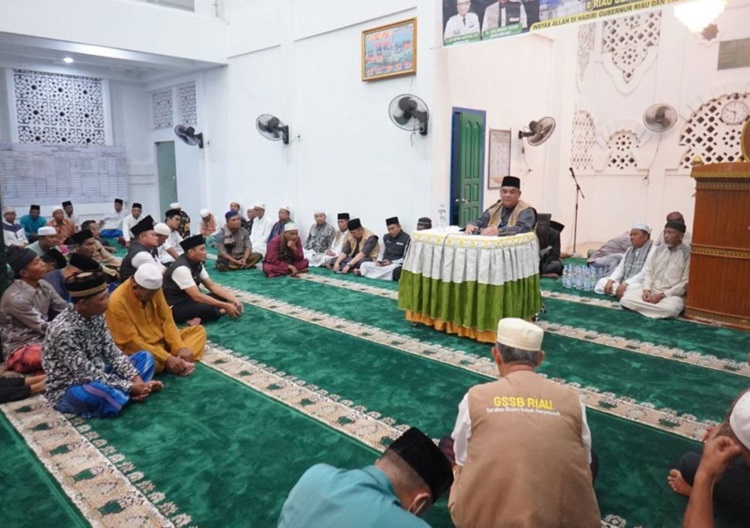 Bahagianya Gubri Edy Natar Melihat Anak-anak Ikut Ramaikan Masjid di Binuang Kampar