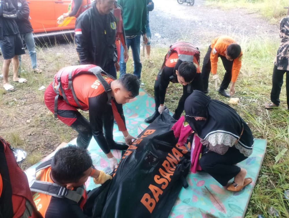 Pendukung PSPS Riau Tenggelam Saat Mancing Ikan di Anak Sungai Siak Rumbai
