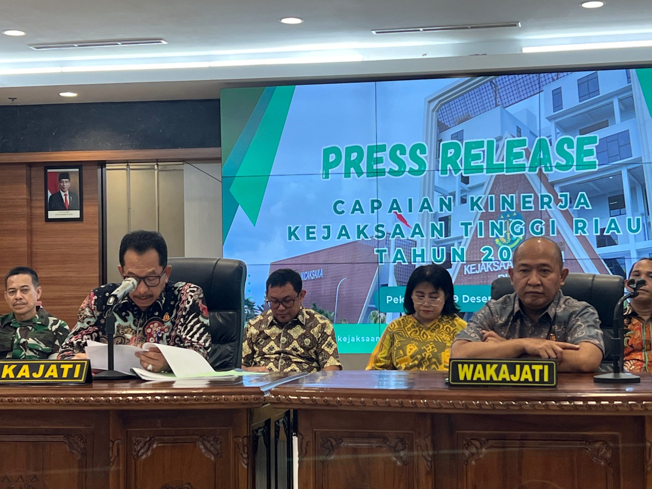 Evaluasi Akhir Tahun, Kejati Riau Terus Buru 30 Buronan Terpidana Korupsi dan Narkoba