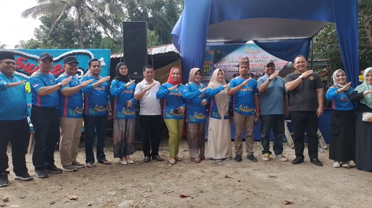 Diikuti 32 Tim, Gubernur Riau Buka Pacu Sampan Tepian Nuongsa Desa Sungai Tarap
