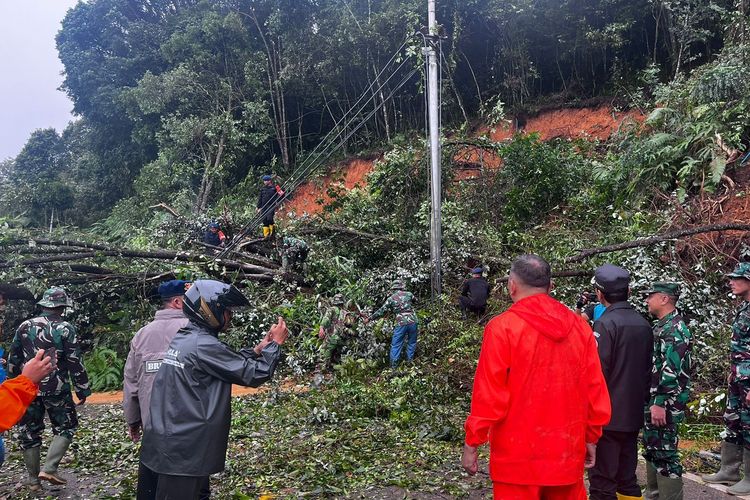 1 Orang Tewas Akibat Longsor di Pangkalan, Bupati Limapuluh Kota: Ada 30 Titik Longsor di Lintas Sumbar-Riau