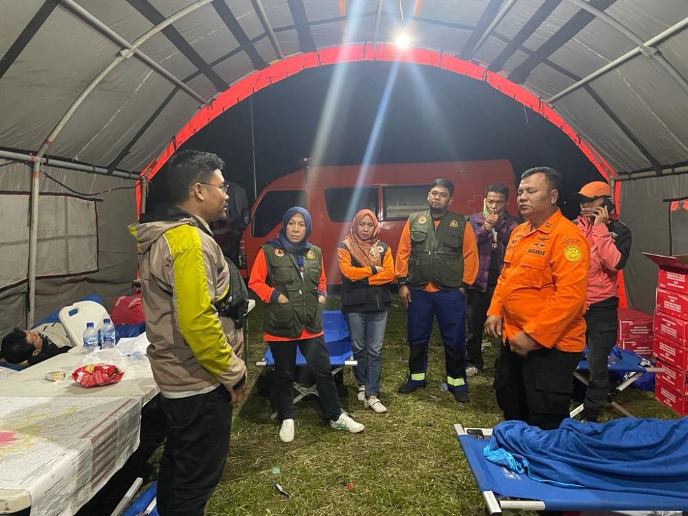 Ada Korban Warga Riau, BPBD Riau Turunkan 16 Personil Bantu Evakuasi Korban Gunung Marapi