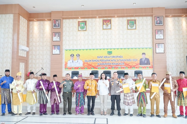 Pimpin Rapat Nataru, Bupati Rohil Ingin Semua Baik-baik Saja