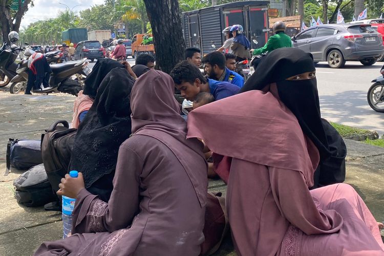 Ngaku Dibawa Orang Tak Dikenal, 13 Warga Rohingnya Terlantar di Pekanbaru