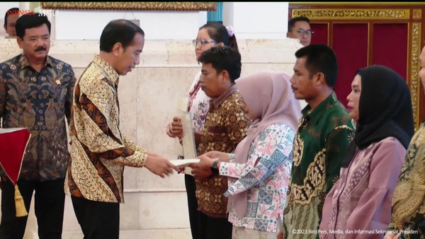 Gubernur Riau Hadiri Penyerahan 2,5 Juta Sertifikat Tanah Elektronik oleh Presiden RI