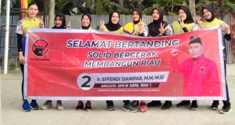 50 Tim Ikuti Open Turnamen Volly Ball Piala Bergilir Anggota DPR RI Ir. Effendi Sianipar