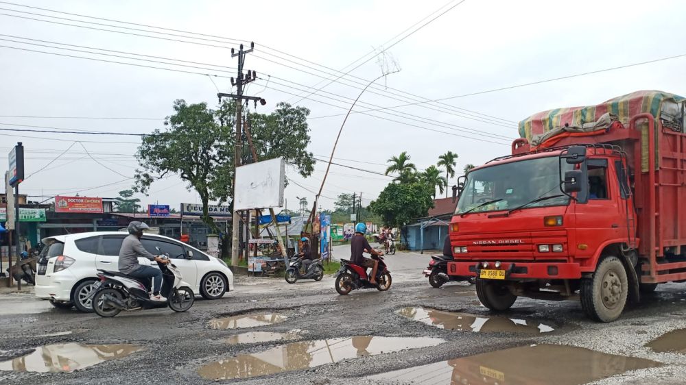 Jalan Kubang Raya Kampar Rusak Parah, Satker Jalan Nasional Pastikan Akan Perbaiki Tahun ini