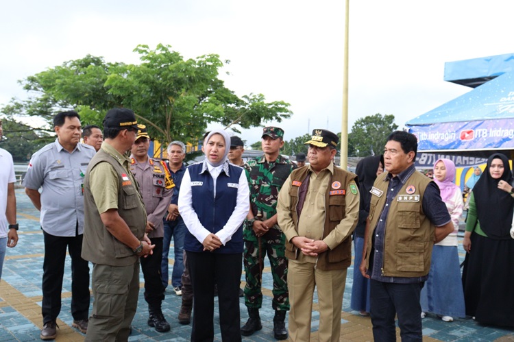 Laporan Bupati Rezita Kepada BNPB: Perahu Karet Dipakai Bergantian di 14 Kecamatan