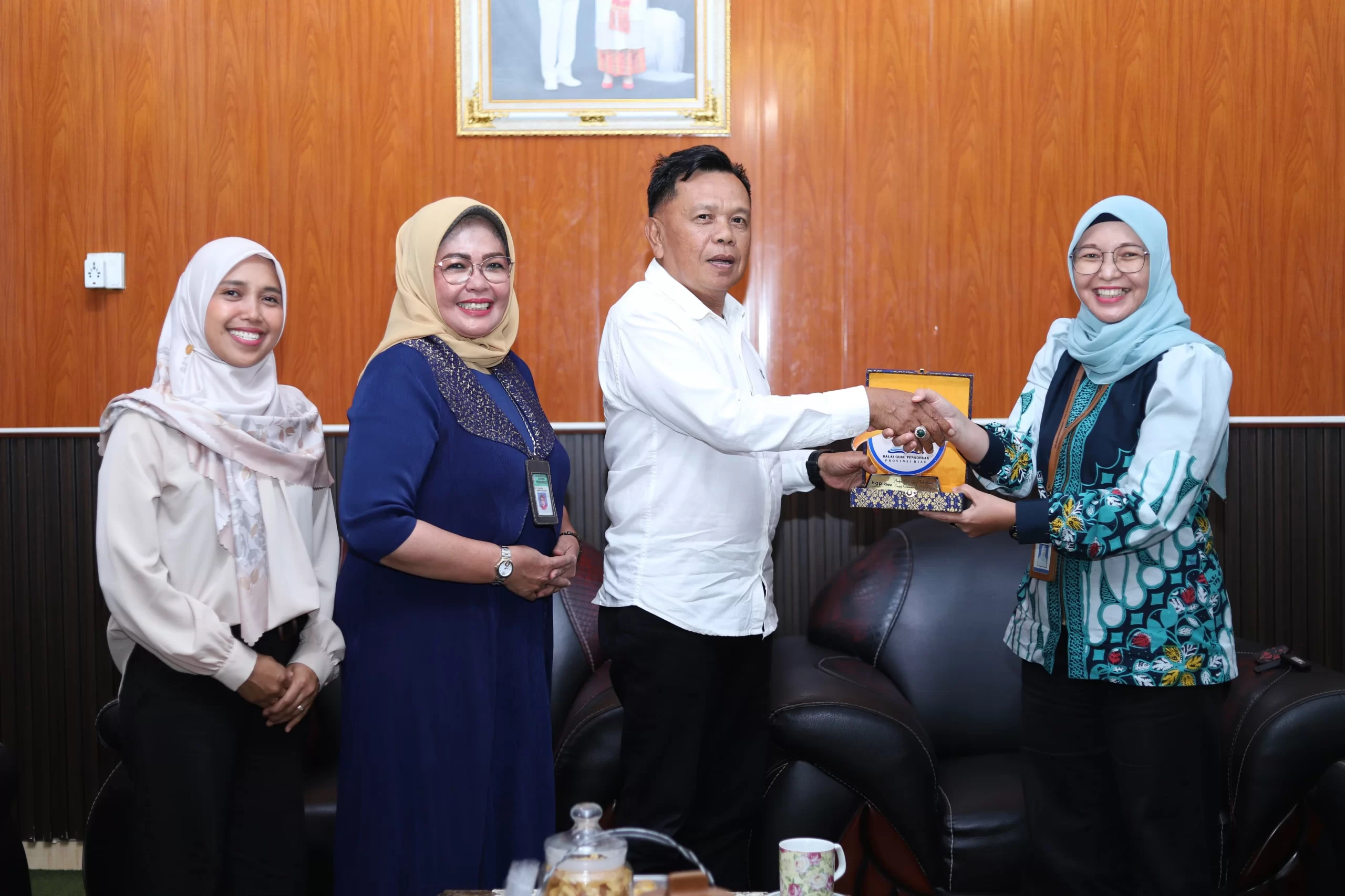 Tingkatkan Mutu Pendidikan, Plt Bupati Meranti Audiensi Dengan Balai Penjamin Mutu Pendidikan Riau