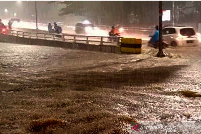 Waspada! Hari Ini 4 Daerah di Riau Hujan Lebat dan Petir Seharian Hingga Malam, Berikut Daerahnya