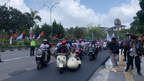 Diarak Ribuan Sepeda Motor, Cawapres Mahfud MD Lakukan Safari Politik di Pekanbaru