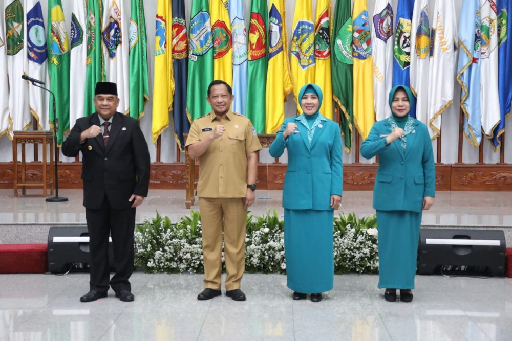 Mendagri Lantik Ketua PKK Riau di Jakarta, Tito Karnavian: Saya Harap Ada Kenang-Kenangan Agar Orang Ingat
