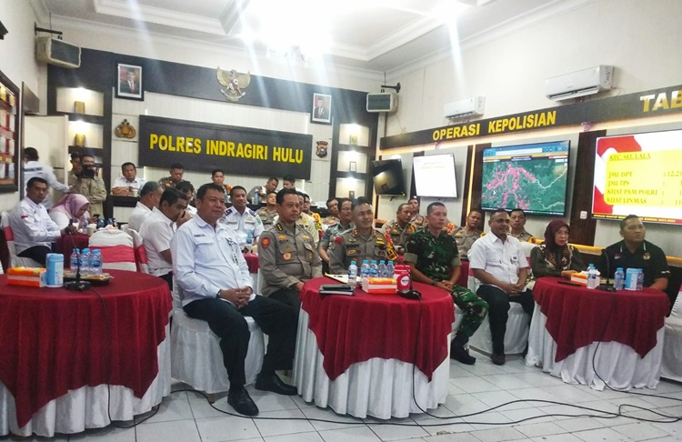 Pemkab Inhu dan Forkopimda Ikuti Zoom Meeting, Kapolda Riau Ingatkan Ketersediaan Logistik Pemilu
