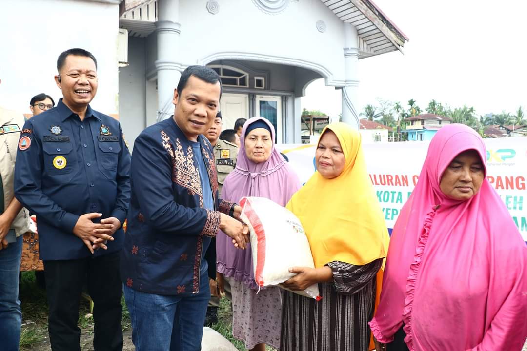 Pj Wali Kota Pekanbaru Pastikan Penyaluran Bantuan Banjir Menyebar di Seluruh Wilayah Terdampak