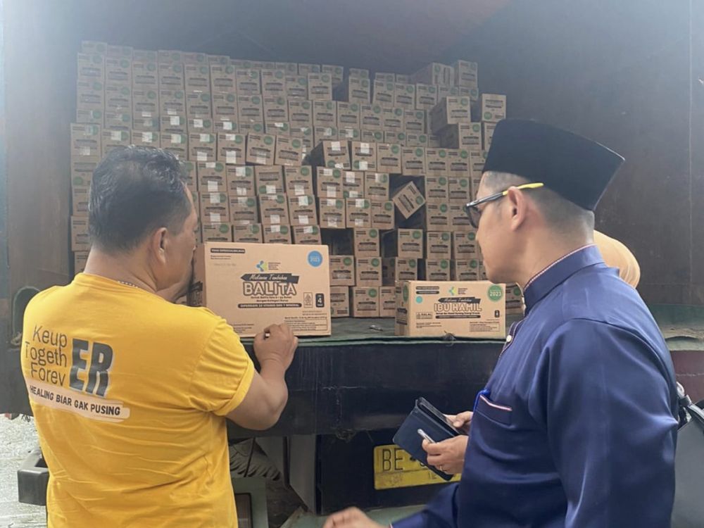 Dinas Sosial Riau Terima Bantuan 3.800 Paket Makanan Siap Saji Untuk Korban Banjir