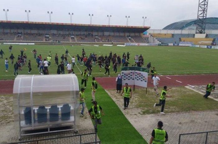 Buntut Aksi Kerusuhan Kamis Lalu, PSPS Riau Dikenai Sanksi Dua Laga Kandang Tanpa Penonton