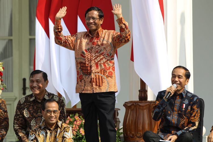 Serahkan Surat Pengunduran Diri, Presiden Jokowi Puji Mahfud Sebagai Menkopolhukam Terlama