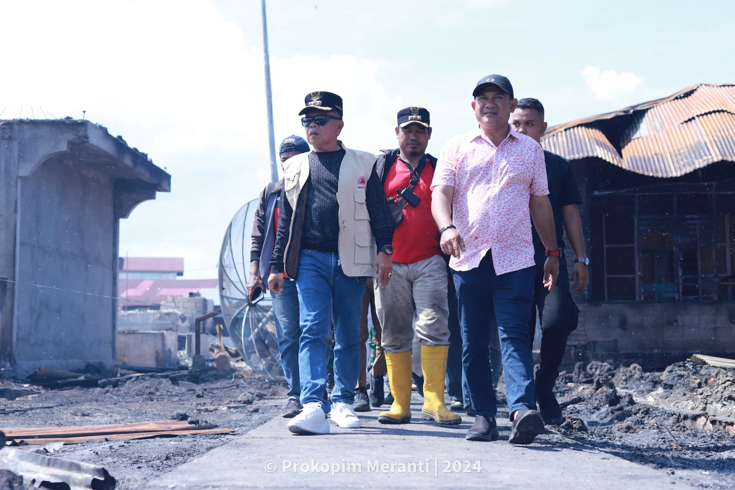 Plt Bupati Meranti H. Asmar Tinjau Lokasi Kebakaran di Desa Bandul