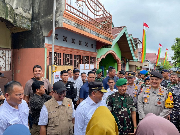 Tinjau TPS Bersama Gubri dan Forkopimda, Ketua Bawaslu Riau: Pemungutan Suara Pemilu Berjalan Lancar