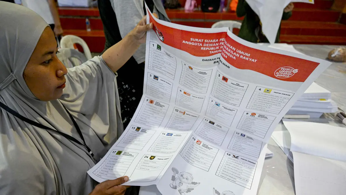KPU Ingatkan Masyarakat Lakukan Cek Kertas Surat Suara Sebelum Masuk Bilik Suara