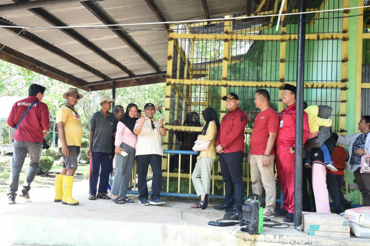 Wakil Bupati Bengkalis Meninjau Kebun Binatang di Selat Baru