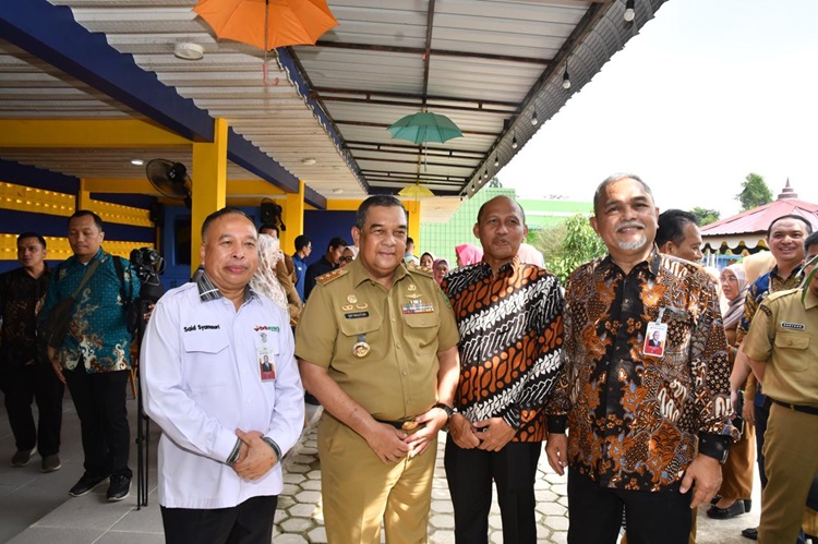 Sejalan dengan Harapan Gubri Edy Natar, BRK Syariah Sudah Lakukan Aksi 1 Pegawai 1 Bibit Pohon
