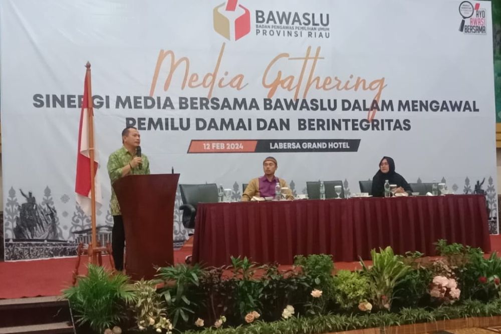 Jelang Pencoblosan 14 Februari, Bawaslu Riau Gelar Pertemuan dengan Media Massa