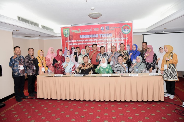 Bupati Kasmarni Berharap Puskesmas Tingkatkan Pelayanan