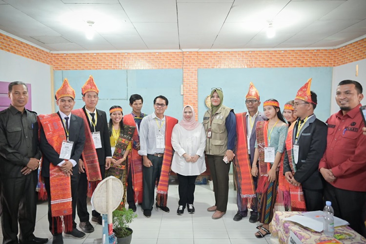 Bupati Kasmarni Melakukan Monitoring di 12 TPS