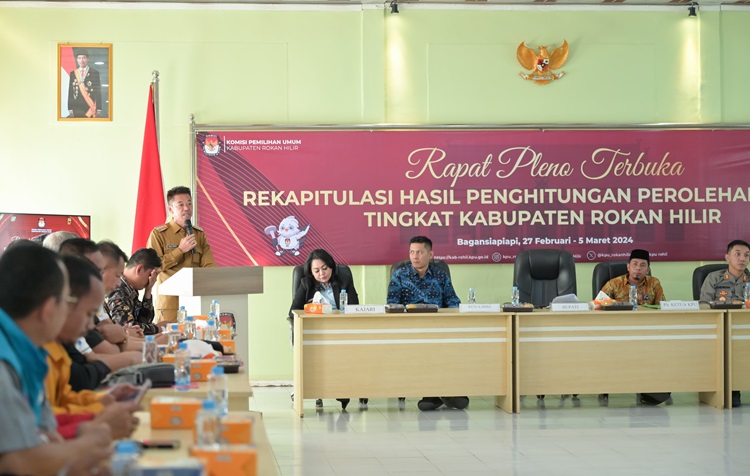 Mulai Lakukan Penghitungan Suara, Bupati Afrizal Apresiasi KPUD Rohil