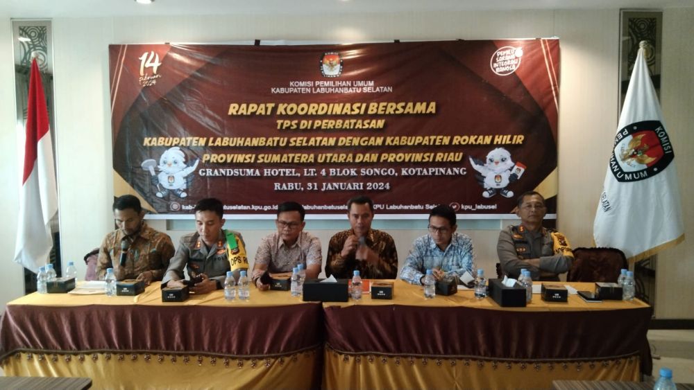 Ratusan Warga Labuhan Batu Sumut Akan Mencoblos Pemilu 2024 di Rohil