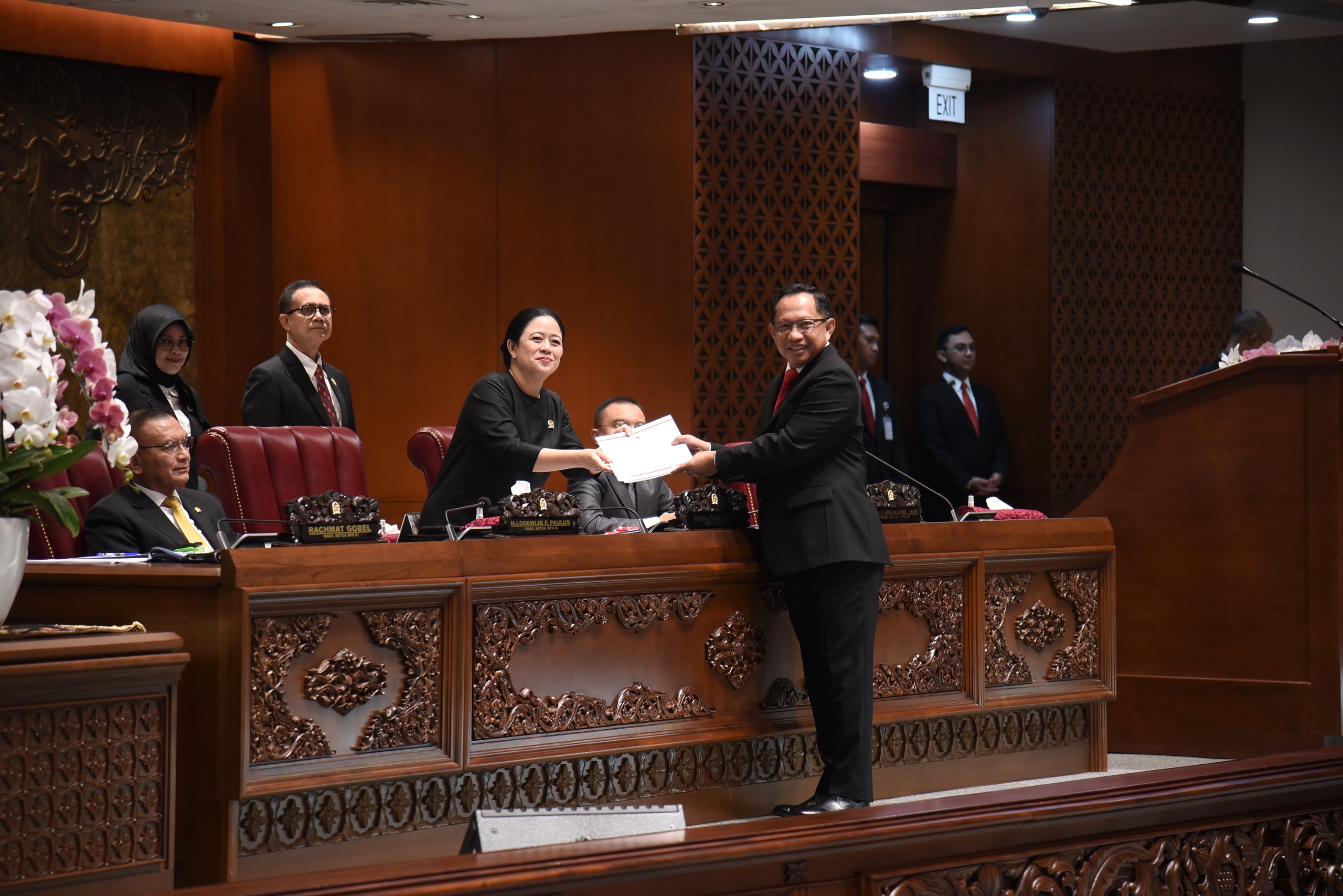 Kabar Gembira Bagi Kades! DPR RI Sahkan UU Desa, Jabatan Kades Jadi 8 Tahun Maksimal 2 Periode
