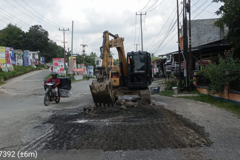 Dinas PUPR Riau Lakukan Perbaikan Jalan Lintas Kuansing