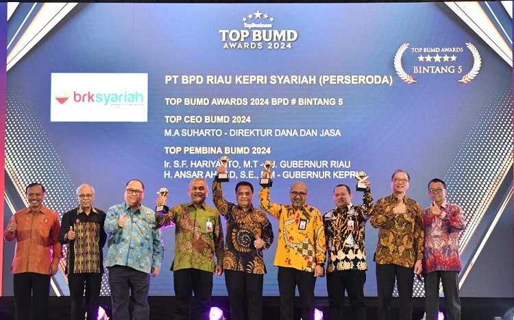 BRK Syariah Kembali Raih TOP BUMD #Stars 5 Tahun 2024