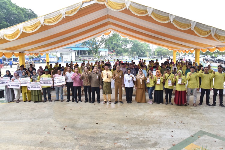 Dorong Digitalisasi Pelaku UMKM di Kepri, BRK Syariah Serahkan Layanan QRIS dan Subsidi Margin