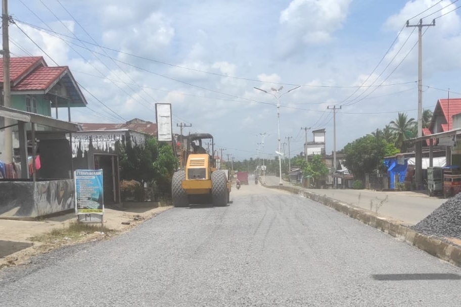 Ikuti Instruksi Pj Gubri, PUPR Riau Perbaiki Ruas Jalan di Rohul Untuk Kelancaran Arus Mudik