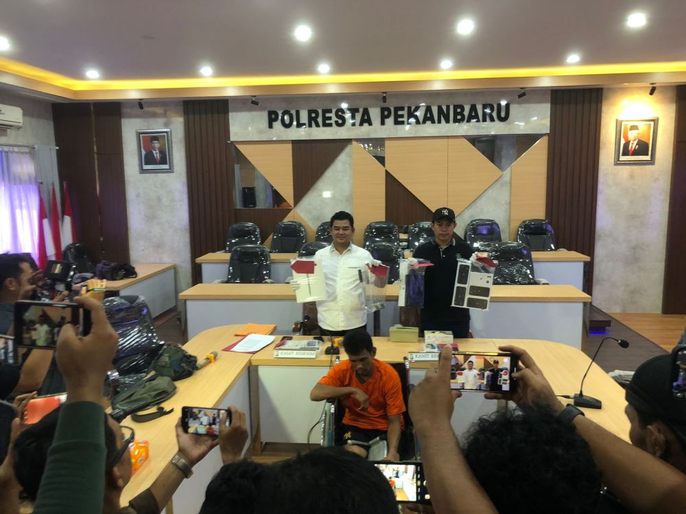 Polisi Tembak Pelaku Pencurian Toko Ponsel Terbesar di Jalan Delima Panam Pekanbaru